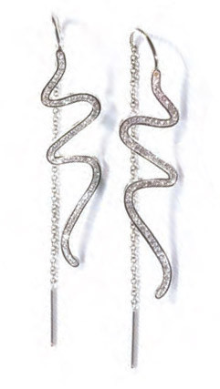 Victoria Ezüst színű fehér köves kígyó fülbevaló